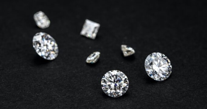 Lab Grown Diamonds vs Real Diamonds: Exploring the Differences