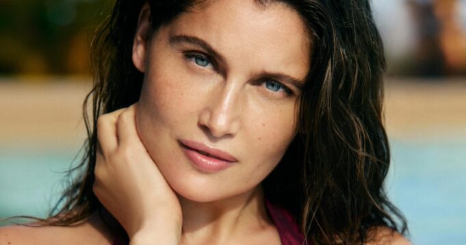 Laetitia Casta Chases the Sun in Calzedonia’s 2025 Swimwear