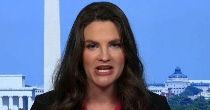 She’s Baaack: The ‘Mary Poppins of Disinformation’ Nina Jankowicz Takes Her Hate America Tour to Europe (Video) | The Gateway Pundit