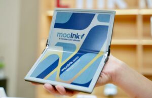 Readmoo mooInk V Fold is the foldable e-reader Amazon probably won’t make