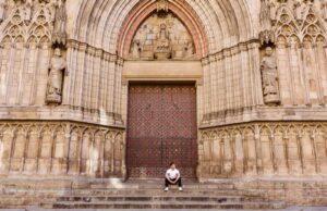 How to Overcome Being Alone & Meet People When You Travel