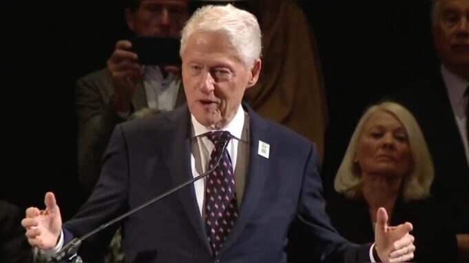 Bill Clinton’s Hands Shake Uncontrollably While Delivering Speech In Oklahoma City (VIDEO) | The Gateway Pundit