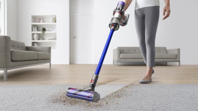 This Dyson cordless vacuum is seeing a rare price drop on Amazon