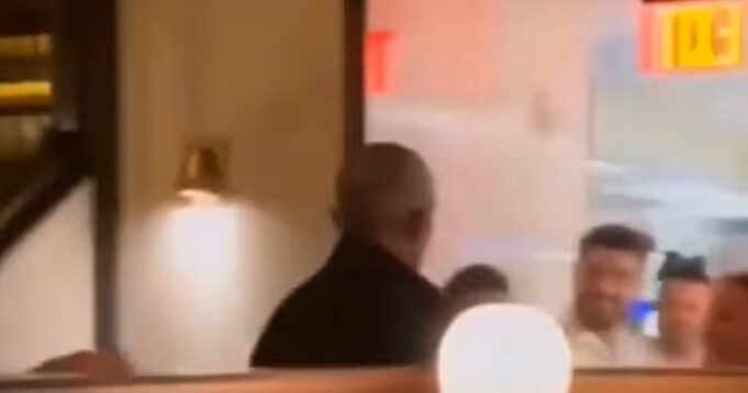 Barack Obama Spotted at Trendy LA Restaurant Without Michelle as Divorce Rumors Swirl | The Gateway Pundit
