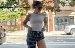 I Tried the Viral One-Leg Jeans All Over TikTok