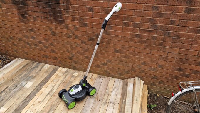 Gtech Small Cordless Lawn Mower SLM50 Review