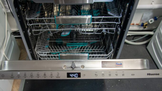 Hisense HV693A60UVADUK Review