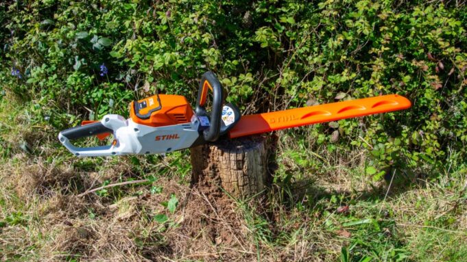 Stihl HSA 60 Battery Hedge Trimmer Review