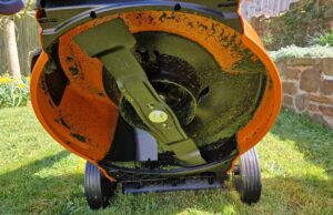 How to sharpen a lawn mower blade