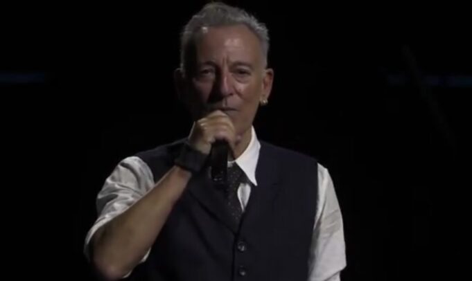 Bruce Springsteen Has Epic Meltdown Over President Trump at UK Concert Kickoff of European Tour (Video) | The Gateway Pundit