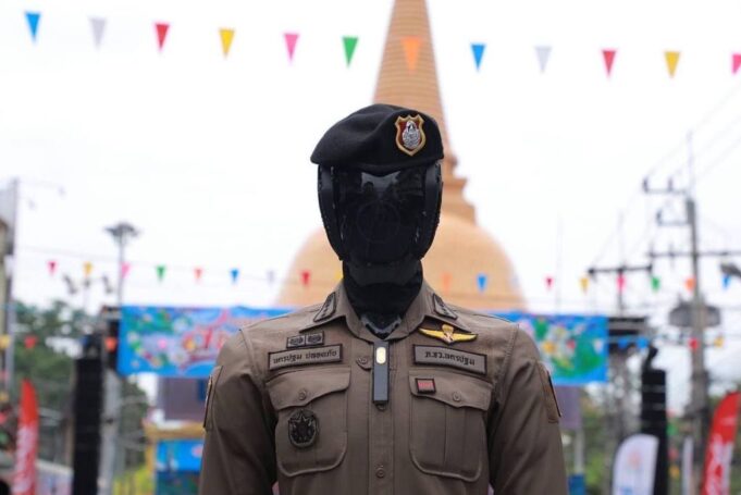 The AI Police Cyborg 1.0, a surveillance robot that promises “security” in Thailand but looks like masked Orwellian control.
