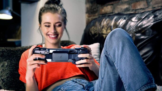 Android users can nab the Razer Kishi for nearly 50% off