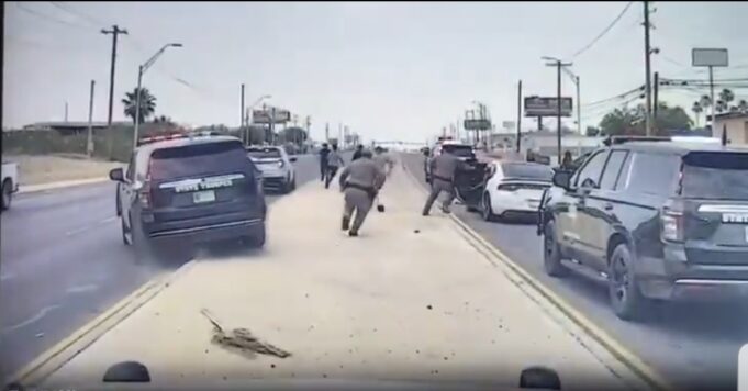 Texas DPS Arrest Human Smuggler, Numerous Illegals Running from Vehicle Can Be Seen on Dashcam (VIDEO) | The Gateway Pundit