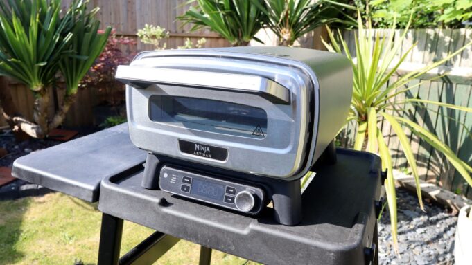 Ninja Artisan Electric Outdoor Pizza Oven and Air Fryer MO201UK Review