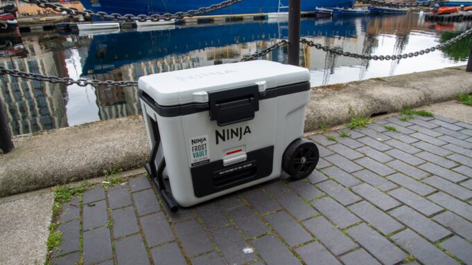 Ninja FrostVault 45QT42L Wheeled Cooler with Dry Zone FB245UK Review