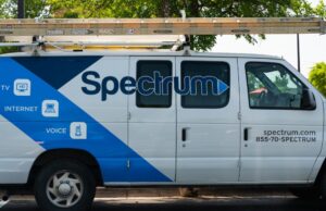 Vandals cut fiber-optic lines, causing outage for Spectrum Internet subscribers