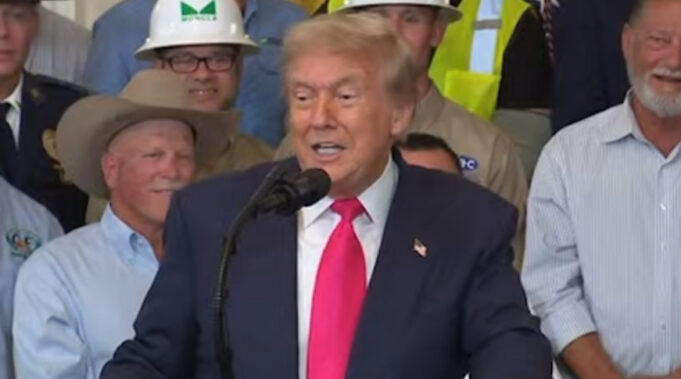 HILARIOUS! President Trump Calls Chuck Schumer “Our Great Palestinian Senator” (VIDEO) | The Gateway Pundit