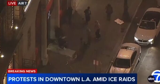 Anti-ICE Rioters Smash Windows of LAPD Headquarters, Loot Businesses, Set Fires (LIVE VIDEO) | The Gateway Pundit