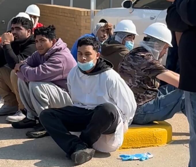 Illegals Scatter and Flip Off Media as ICE Agents Conduct Large Immigration Raid in Omaha, Nebraska (VIDEO) | The Gateway Pundit