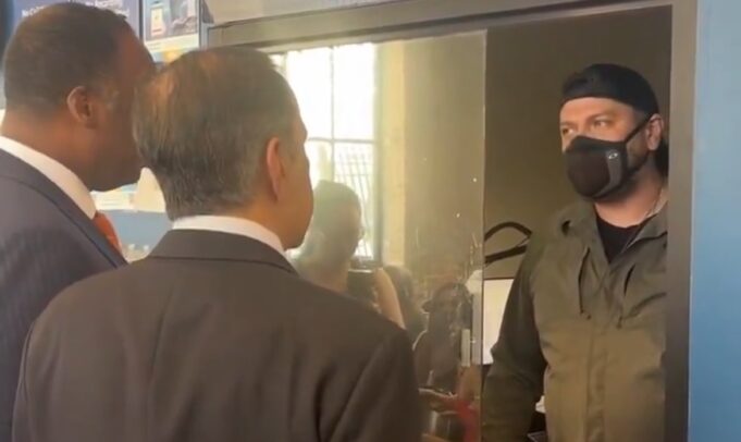 WATCH: Democrat Reps Blocked from Entering ICE Facility in Chicago – ICE Official Shuts Window in Their Face | The Gateway Pundit
