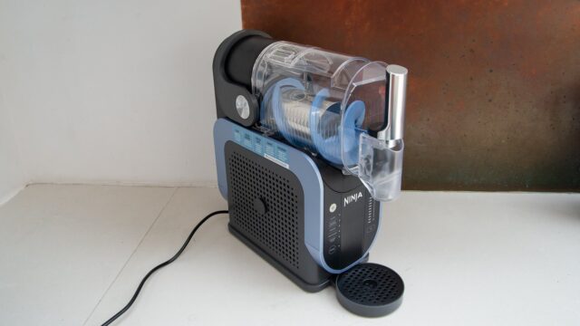 Ninja-SLUSHi-Frozen-Drink-Maker-FS301UK-hero.jpg