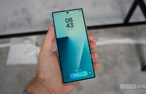 Download the stock Galaxy Z Flip 7 and Z Fold 7 wallpapers here