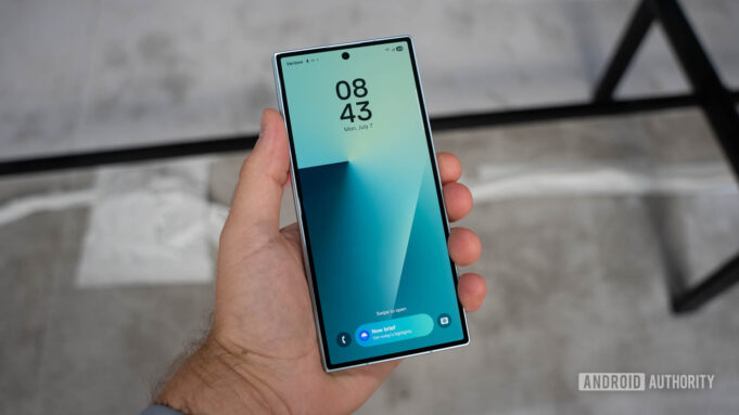 Download the stock Galaxy Z Flip 7 and Z Fold 7 wallpapers here