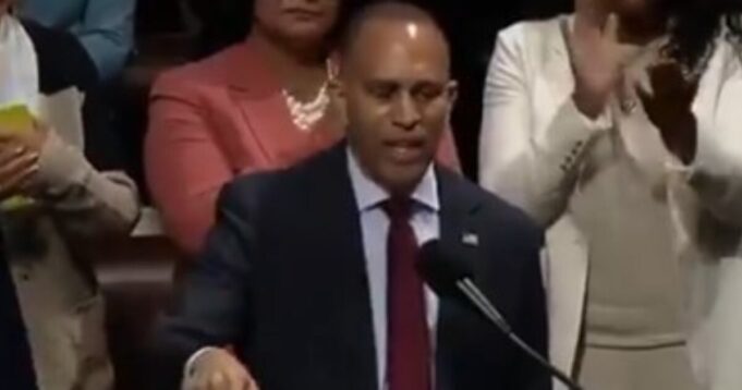 HAPPENING NOW: Hakeem Jeffries Holds Up Final Vote on “Big, Beautiful Bill” with Embarrassing Hours-Long Filibuster – And It Backfires When He Flips One Undecided GOPer to YES (VIDEO) | The Gateway Pundit