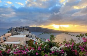 Reasons to Visit Santorini in the Shoulder Season