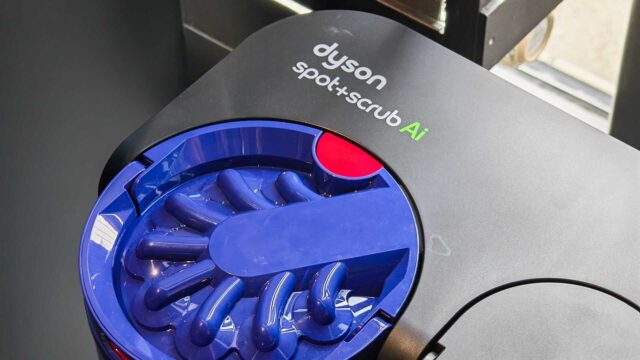 Dyson-SpotScrub-Ai-close-up.jpg
