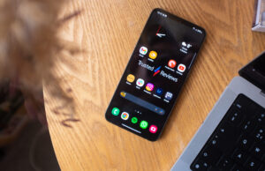 Get a recent Samsung Galaxy flagship phone for under £360