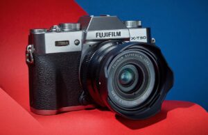 Fujifilm might be cooking an affordable camera and lens kit with the X-T30 III