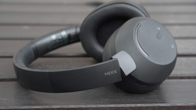 Mixx-StreamQ-C4-headphones.jpg