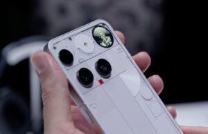 Is Nothing bringing adverts to the phone lock screen?