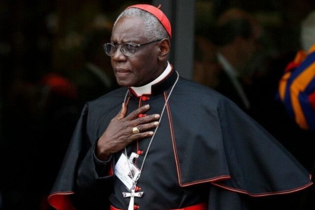 el-cardenal-robert-sarah-acusa-a-europa-de-liderar-la-persecucin-ideolgica-del-cristianismo-inscribir-e-1.jpg