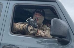 “We Aren’t Playing”: DHS Responds to Sen. Chris Murphy Attacking Federal Agents Over Photo Showing Border Patrol Officer Pointing Weapon at Illinois Driver Attempting to Ram Vehicle | The Gateway Pundit