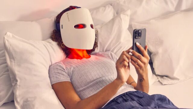 therabody-theraface-mask-glo.jpg