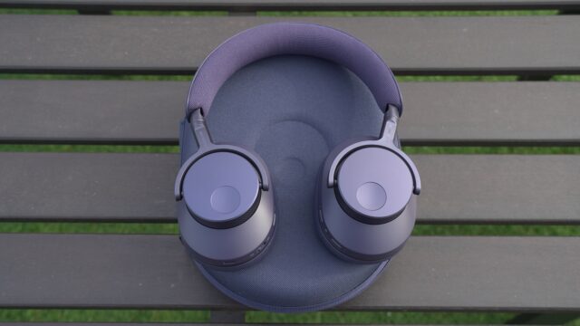 Cambridge-Melomania-P100-SE-headphones.jpg