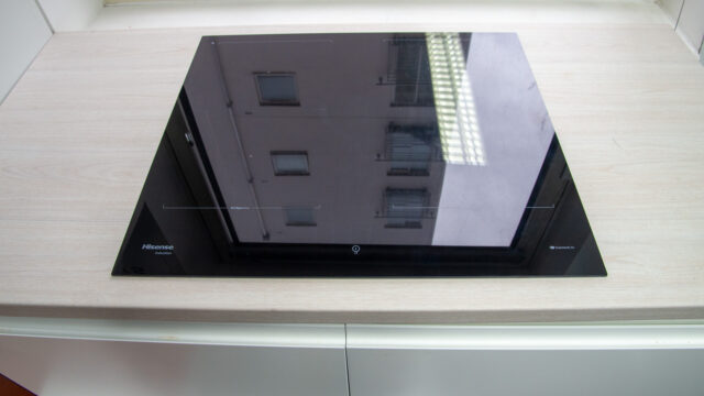 Hisense-Hi8-Induction-Hob-60cm-HI6443BSCWF-hob.jpg