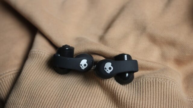 Skullcandy-Push-720-Open-branding.jpg