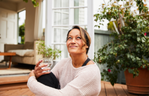 Women In Their 50s Say This Collagen Powder Is A+ For Healthy Skin & Hair