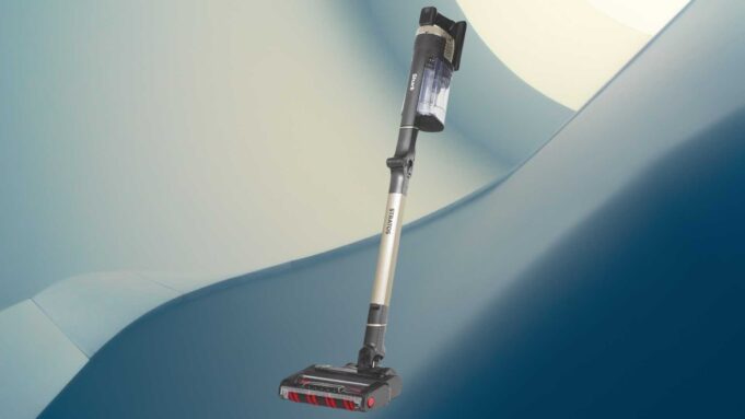 Last chance to save £180 on a Shark Stratos pet cordless vacuum, with free car kit