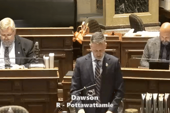 Iowa gambling enforcement and tax overhaul passes