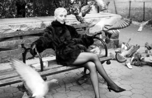 Emma Chamberlain Hits NYC for Stuart Weitzman Spring 2026 Ad