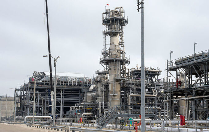 Trump gets data center companies to pledge to pay for power generation