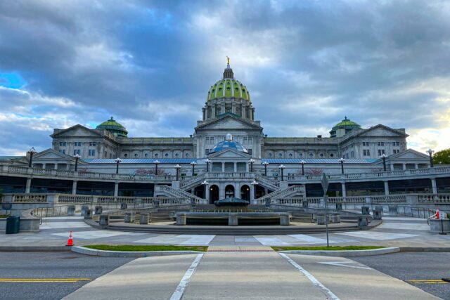Pennsylvania-State-Capitol.jpg