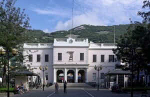 Gibraltar Licenses First Prediction Markets Operator Amid Gambling Shift