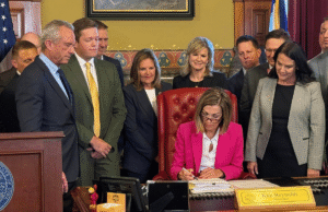 Iowa Governor signs anti-sweepstakes gambling enforcement bill