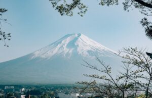 Mount Fuji Off-Season vs Peak Season: Which Is Better for You?