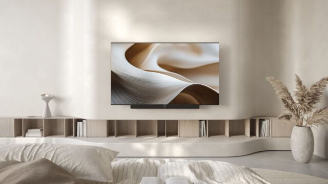 Loewe-Antares-OLED-lifestyle.jpg